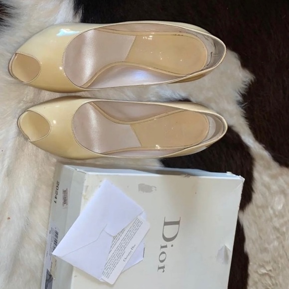 Shoes - Picture 2 of 5